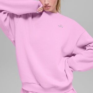 NEW WITH TAGS - ALO Yoga Women’s Candy Heart Pink Accolade Crew Neck Pullover XS